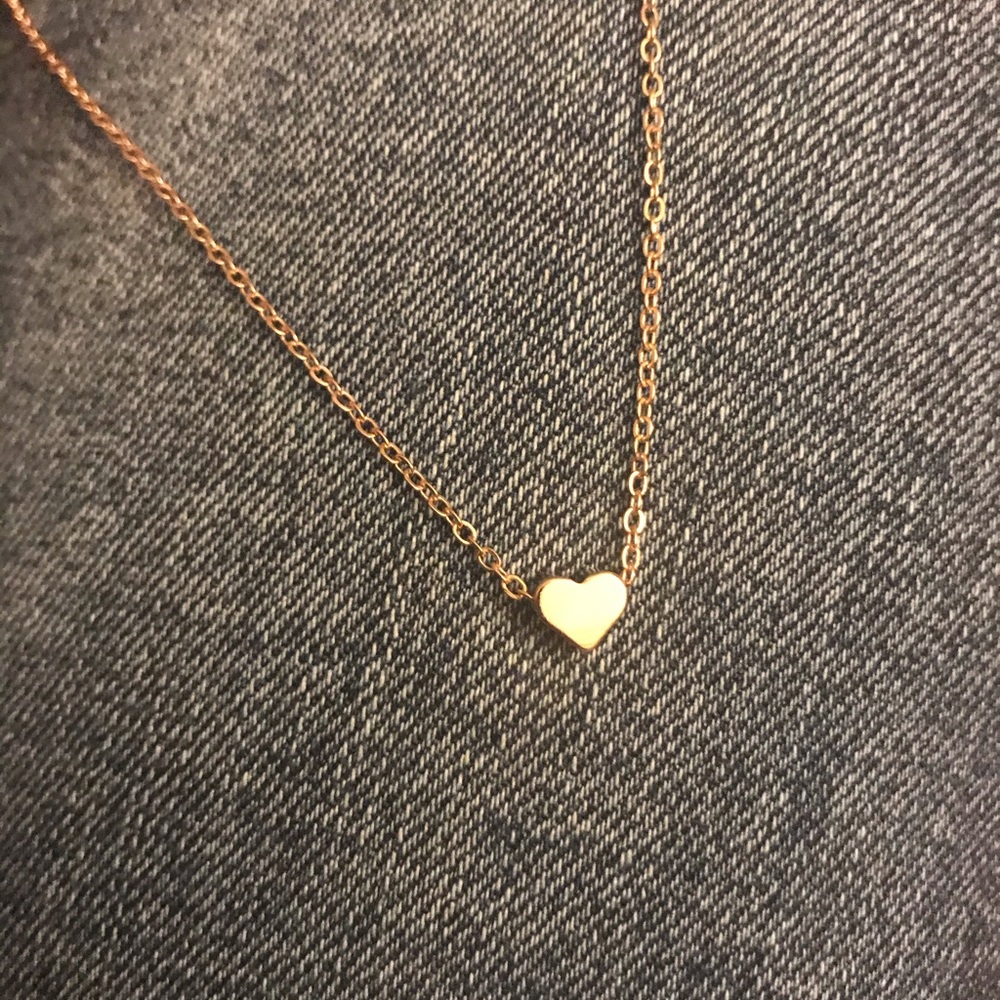 Tiny Heart Pendant Necklace - Picture 5 of 5